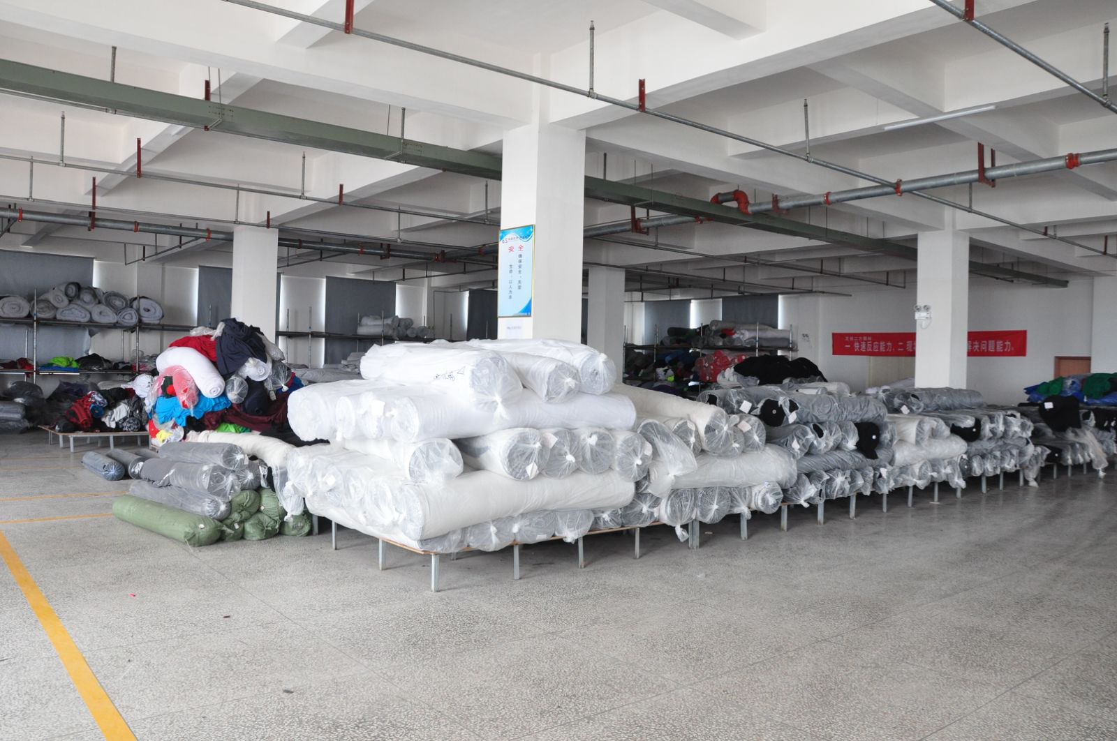 文化衫定制不止印图案：设计、面料与工艺全解析